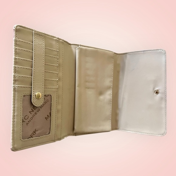 Marc New York Wallet/Wristlet - Picture 3 of 9